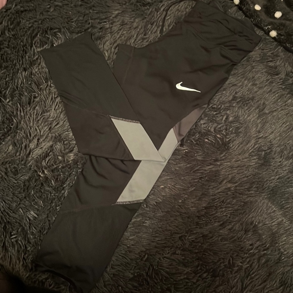 Nike capris size small